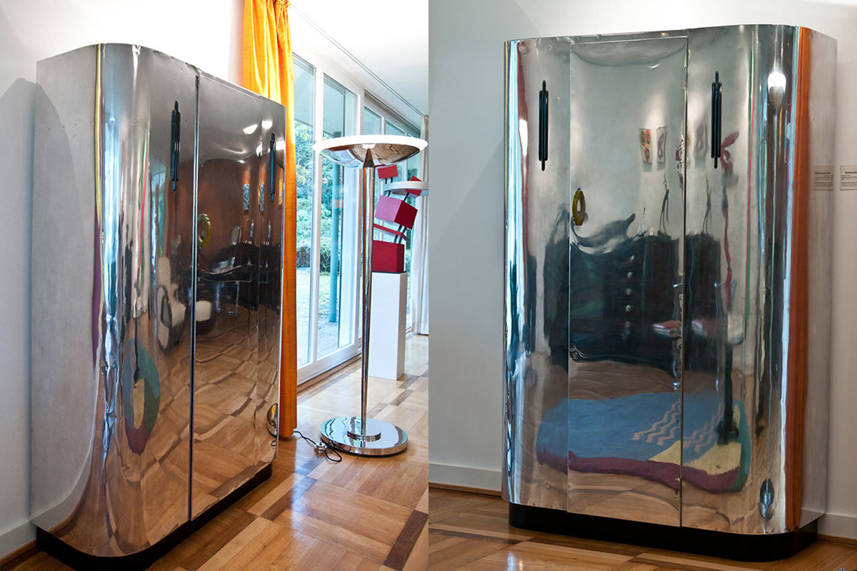 Luftschiff Möbel im Originalzustand, Avantgarde-Designer, Kem Webber, Donald Desky, Oberflächenmaterial, Aluminium-Vollguss, Kleiderschrank, Streamline, Streamline-Moderne, Art Deco-Stil, Architektur und Design, Autos, Busse, Lokomotiven, Alltagsgegenstände, Bügeleisen, Heizlüfter, Toaster, rasante Formensprache, Konvolut, Kleiderschrank, Coiffeuse, Barschrank, Nachtschränke, Garderobe, Josephs Art Interior, Düsseldorf, Kunsthandel, Königsallee
