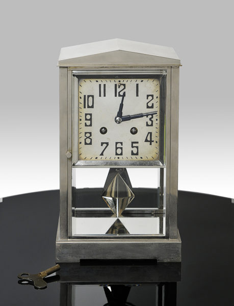 Pendule Uhr – einwandfrei, hoch dekorativ. Einsehbar von allen Seiten